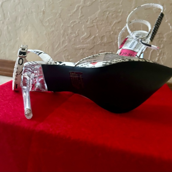 Alessi Black Print Heel by Steve Madden - Picture 8 of 9